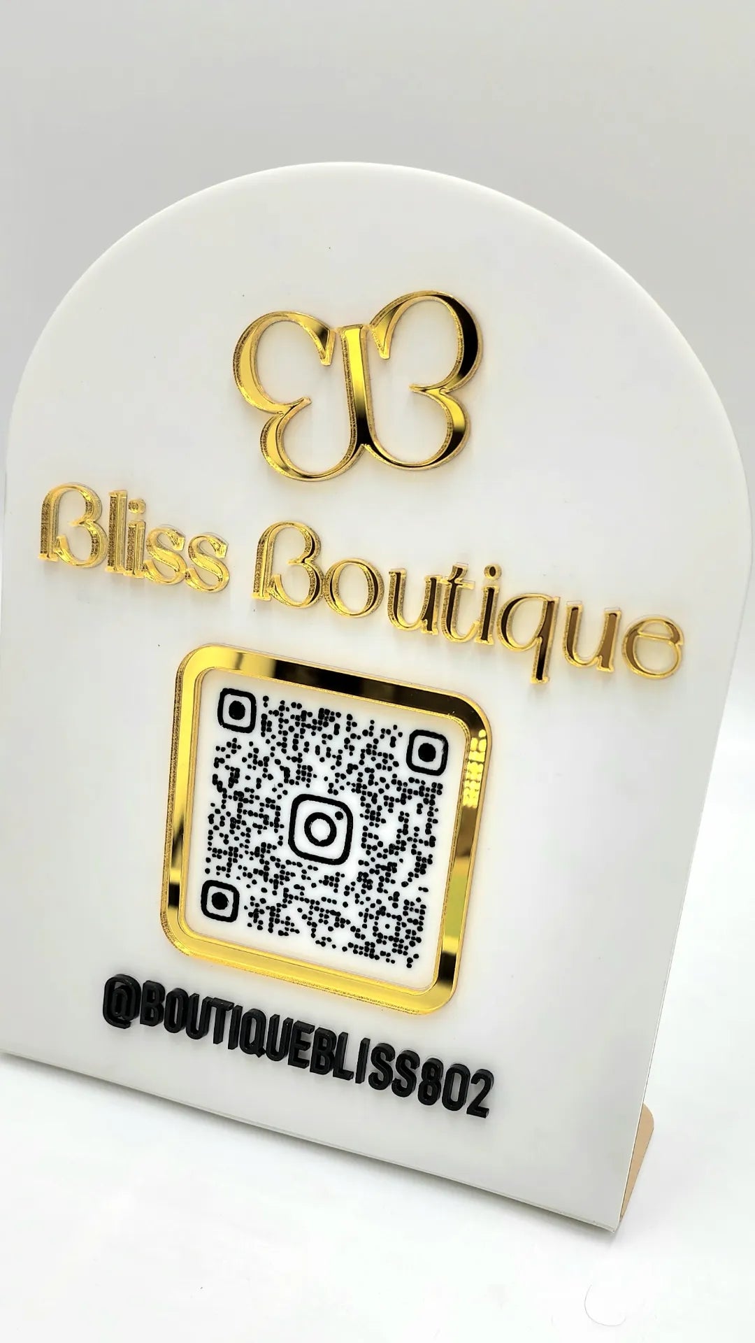 SOCIAL MEDIA QR CODE PLAQUE.
