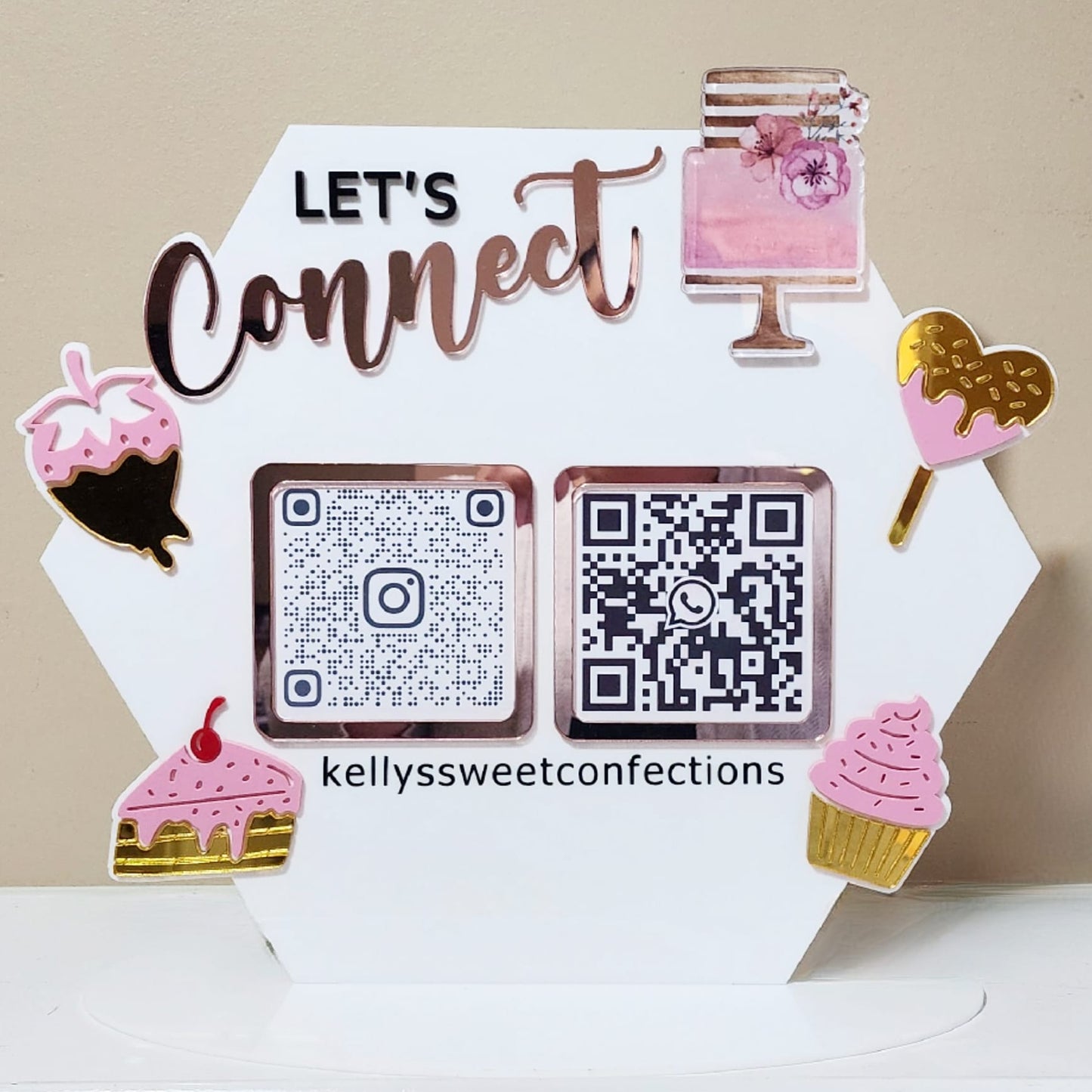 SOCIAL MEDIA QR CODE PLAQUE.