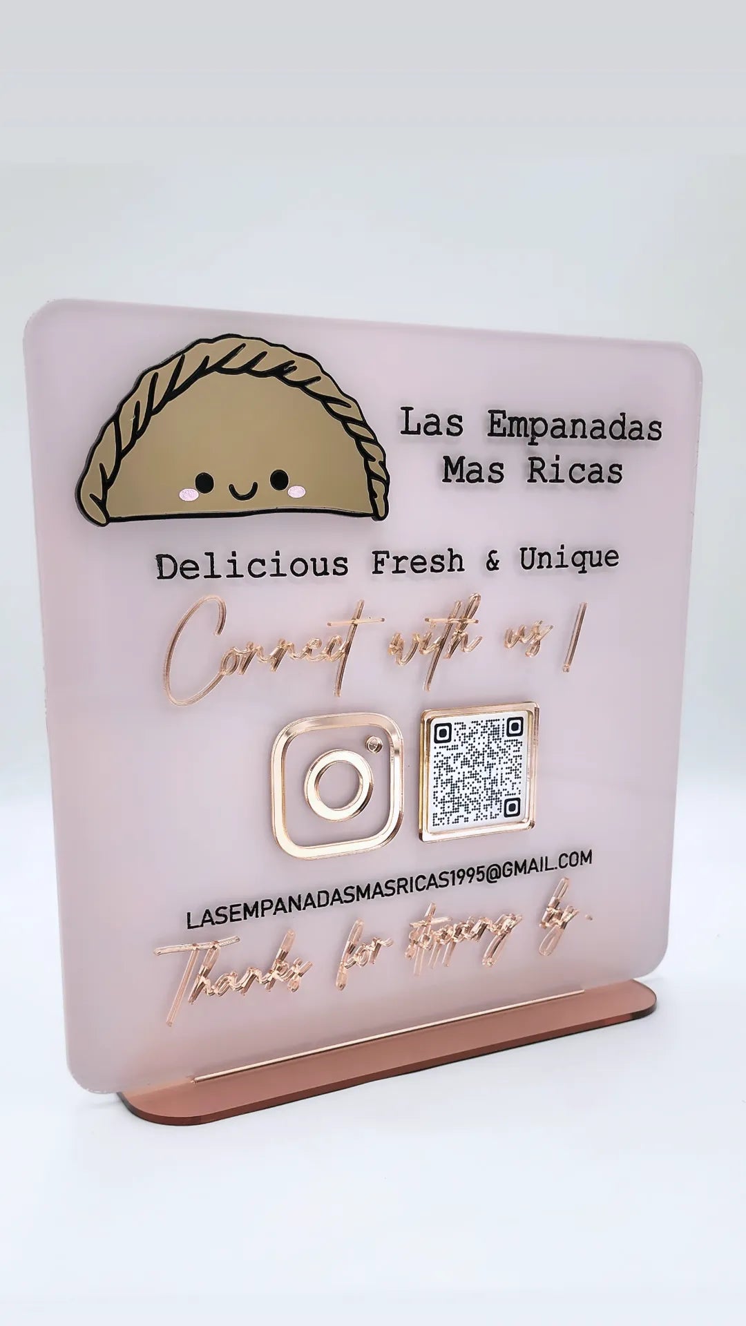 SOCIAL MEDIA QR CODE PLAQUE.