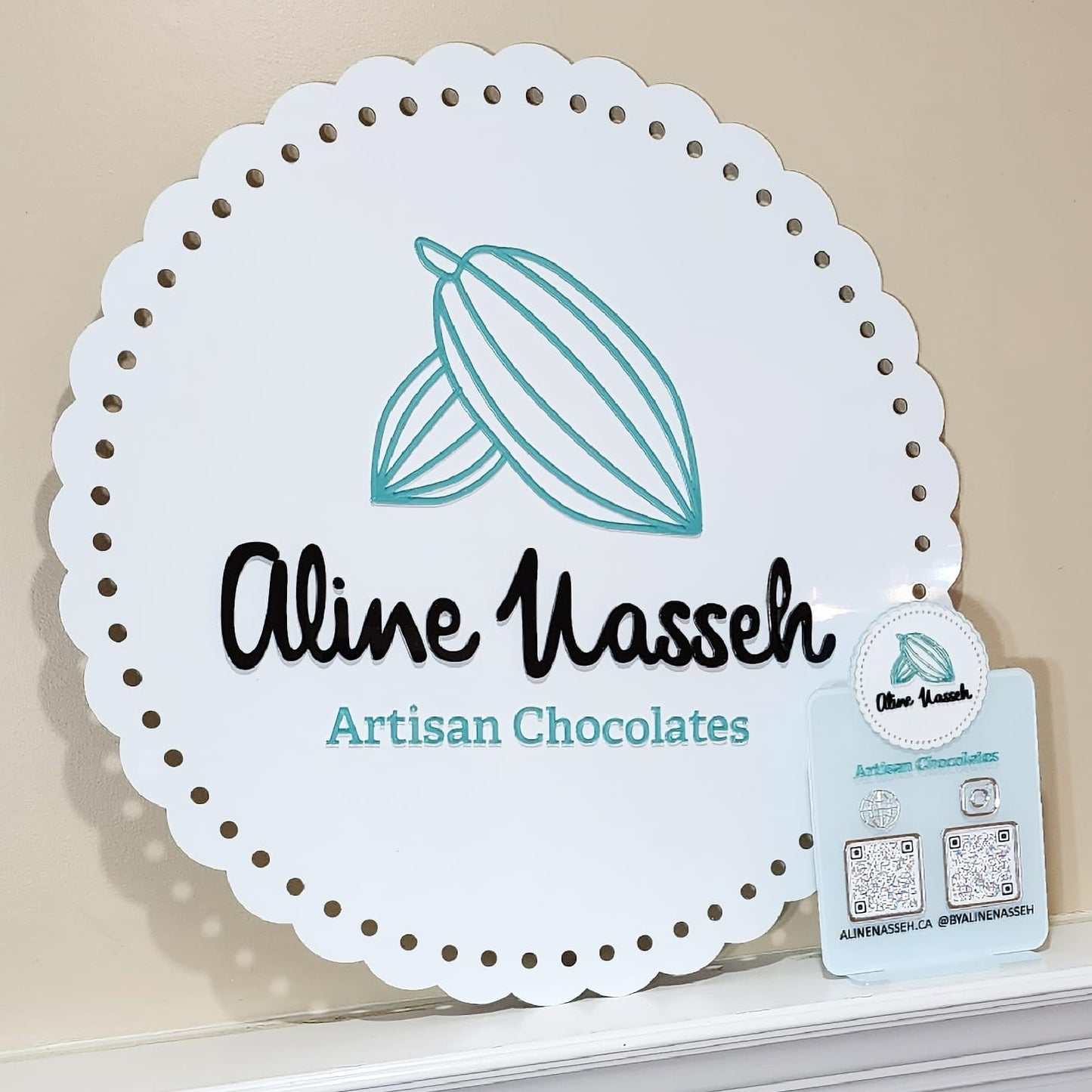 SOCIAL MEDIA QR CODE PLAQUE.