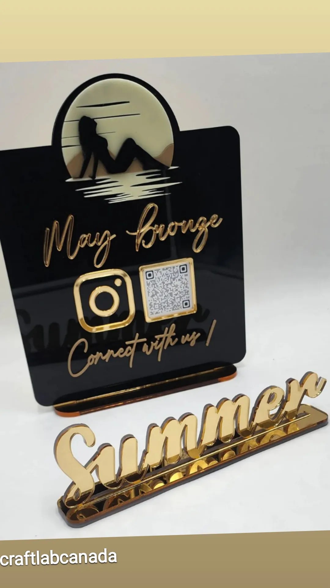 SOCIAL MEDIA QR CODE PLAQUE.