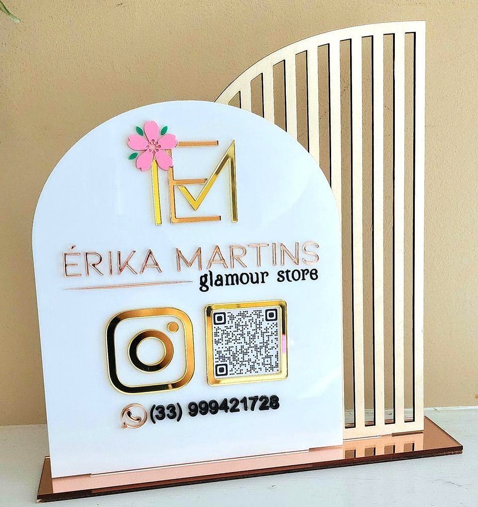 SOCIAL MEDIA QR CODE PLAQUE.