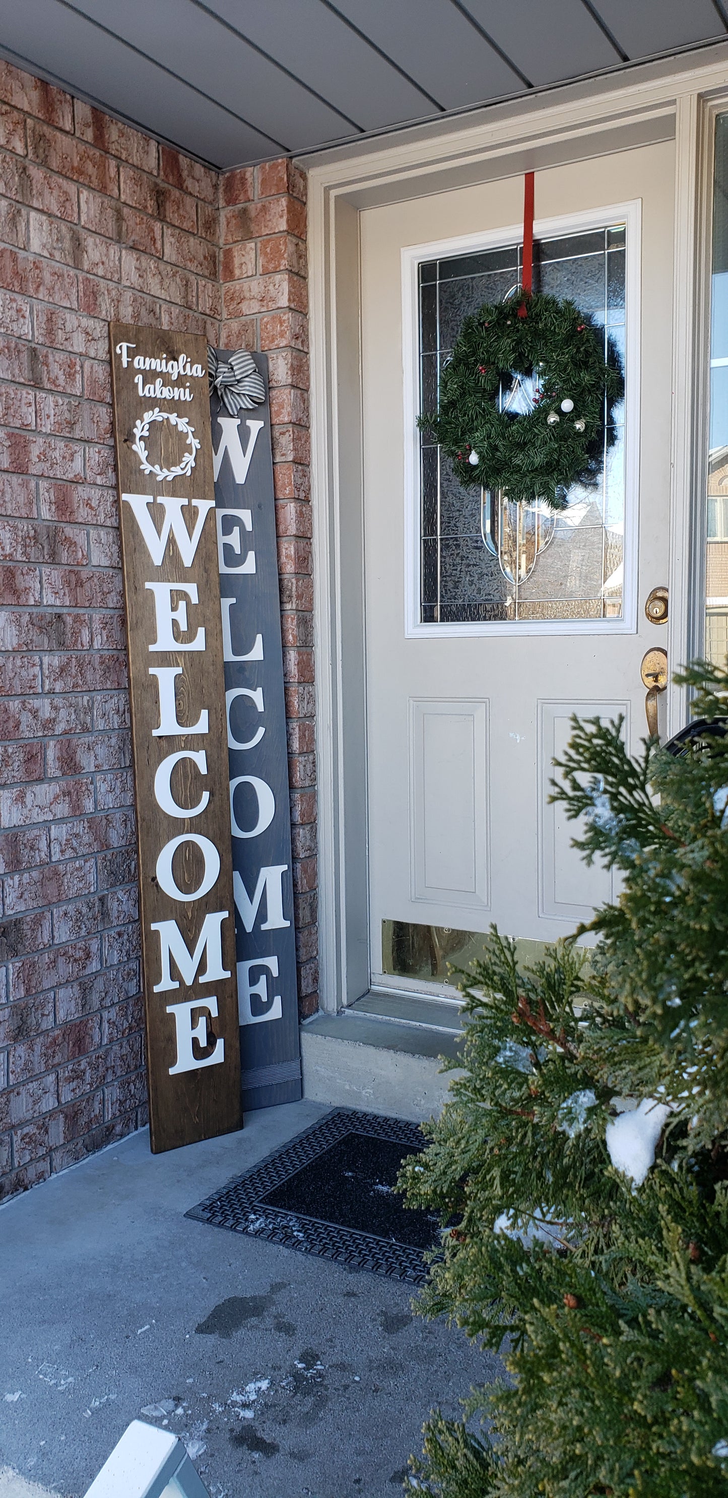 Welcome sign door entry
