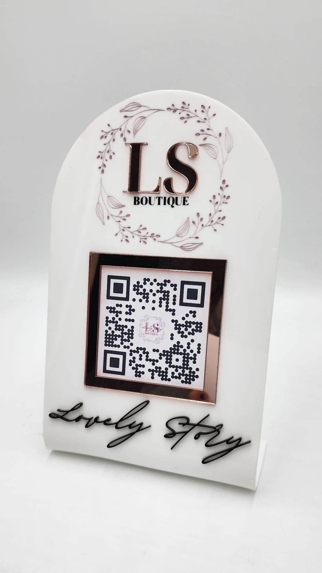 SOCIAL MEDIA QR CODE PLAQUE.