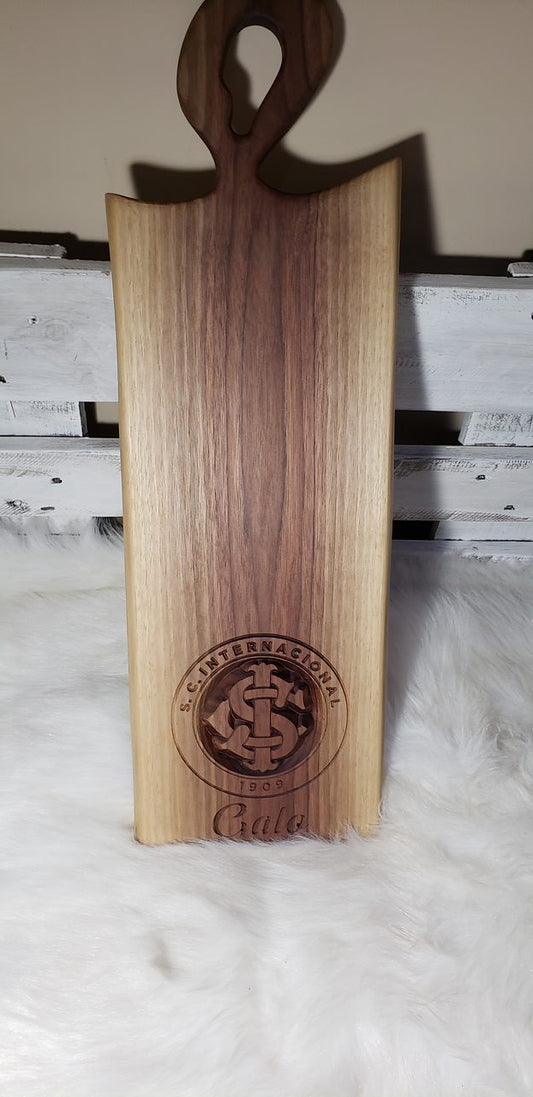 Live edge with handle galo board